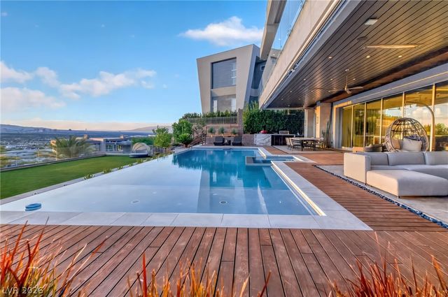 635 Cityview Ridge Drive, Henderson, NV 89012