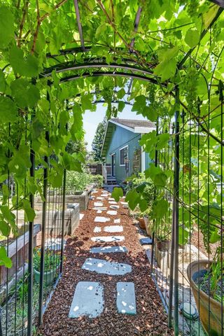 102 Puffer Way, Folsom, CA 95630
