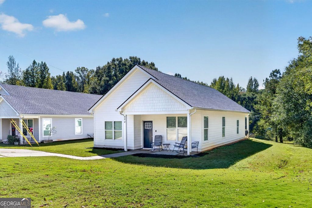 694 Railroad Avenue, Comer, GA 30629 — exterior