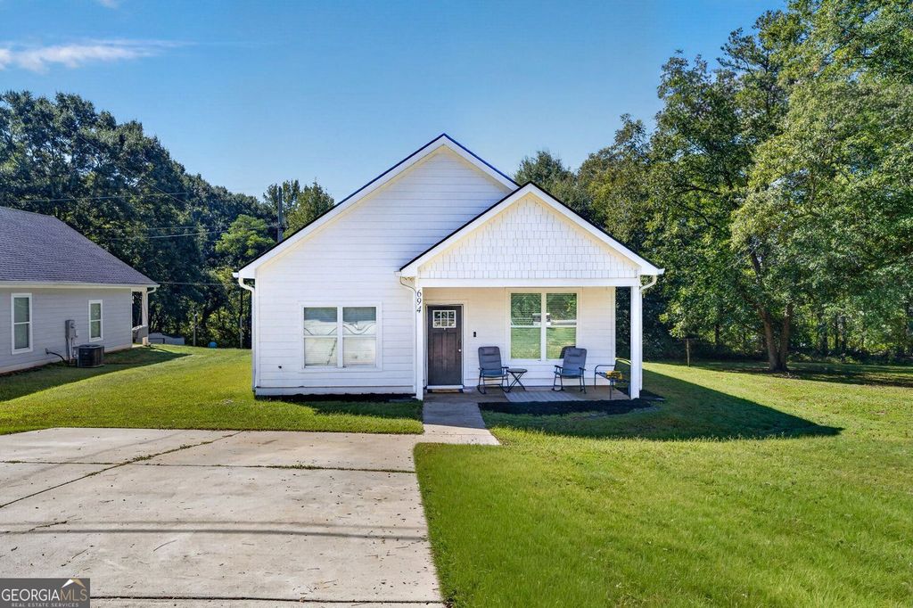 694 Railroad Avenue, Comer, GA 30629 — photo 2