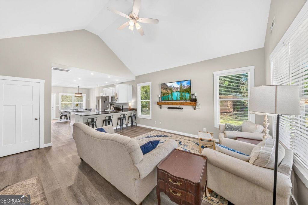 694 Railroad Avenue, Comer, GA 30629 — photo 3