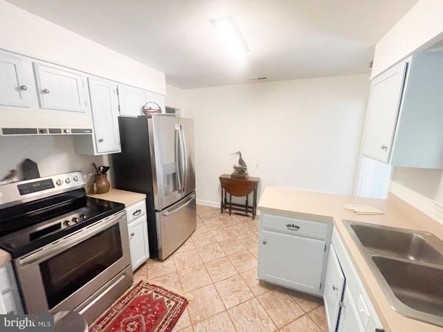 528 W COLLEGE AVE, Salisbury, MD 21801