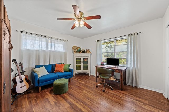 216 E 21st Ave, Belton, TX 76513
