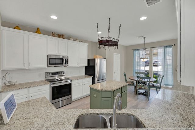2738 SUMMIT VW, San Antonio, TX 78261