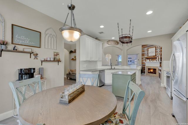 2738 SUMMIT VW, San Antonio, TX 78261