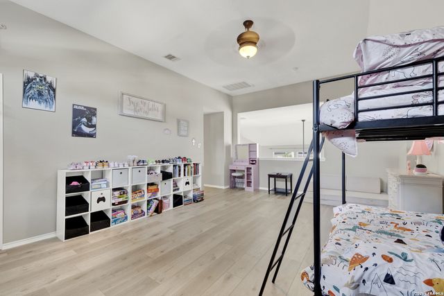 2738 SUMMIT VW, San Antonio, TX 78261