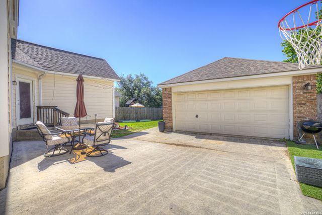2738 SUMMIT VW, San Antonio, TX 78261