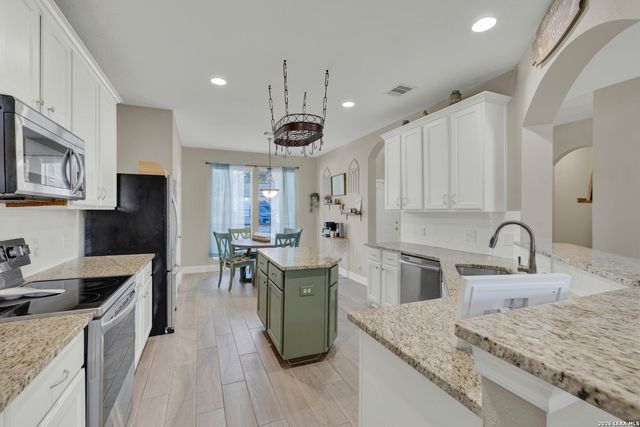 2738 SUMMIT VW, San Antonio, TX 78261