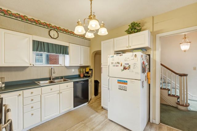340 11th Ave W, Huntington, WV 25701