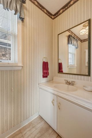 340 11th Ave W, Huntington, WV 25701