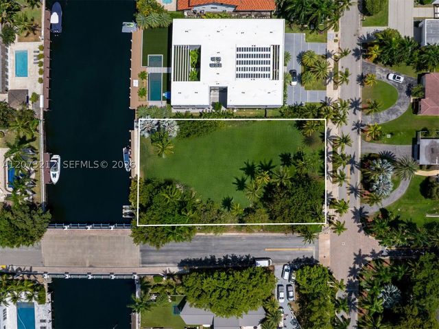 200 Golden Beach Dr, Golden Beach, FL 33160
