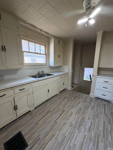1313 N Fares Avenue, Evansville, IN 47711