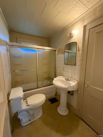 1313 N Fares Avenue, Evansville, IN 47711