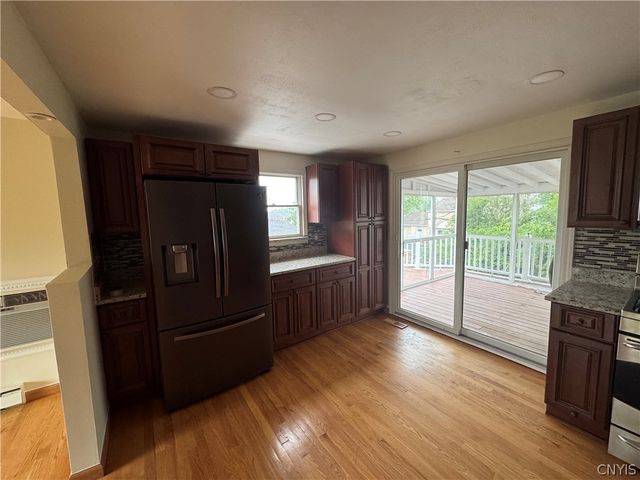 4748 Haverton Lane, Clay, NY 13090