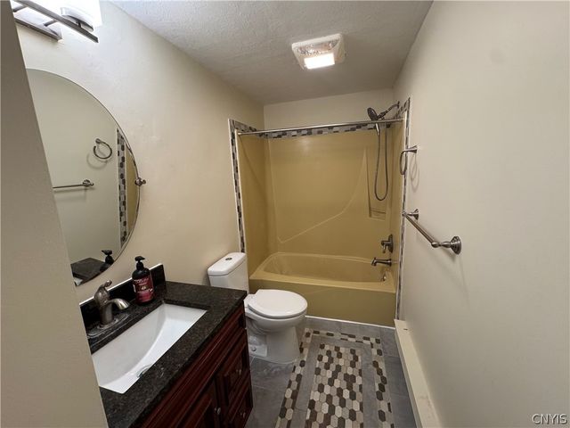 4748 Haverton Lane, Clay, NY 13090