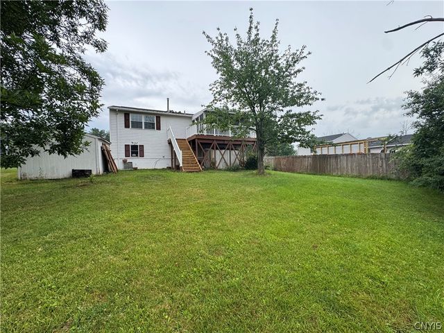 4748 Haverton Lane, Clay, NY 13090