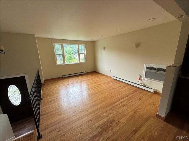 4748 Haverton Lane, Clay, NY 13090