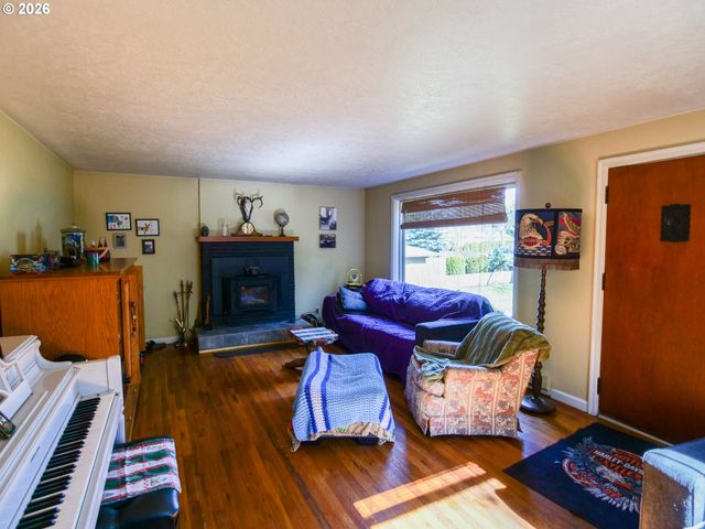 16421 Se WEBSTER Rd, Milwaukie, OR 97267