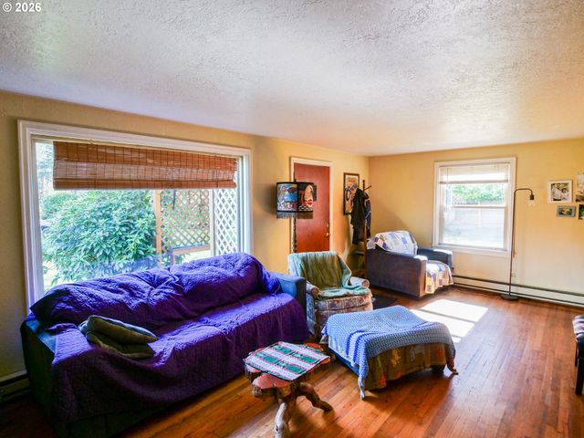 16421 Se WEBSTER Rd, Milwaukie, OR 97267