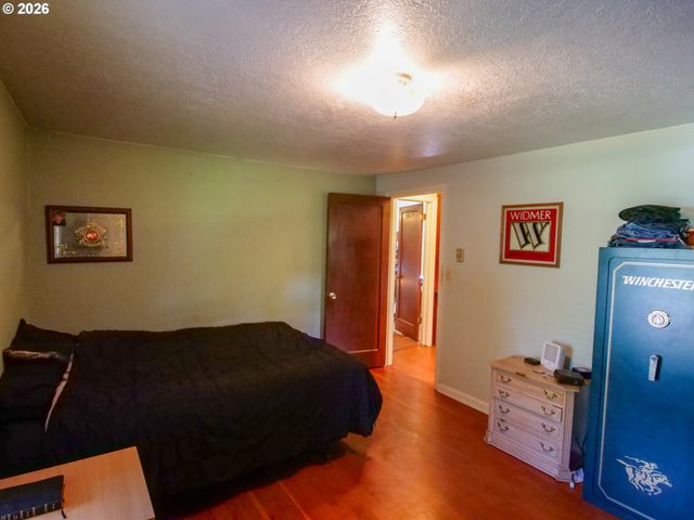 16421 Se WEBSTER Rd, Milwaukie, OR 97267