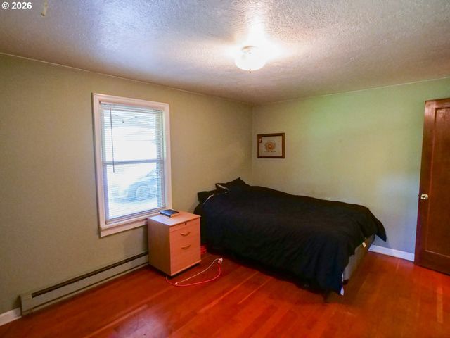 16421 Se WEBSTER Rd, Milwaukie, OR 97267