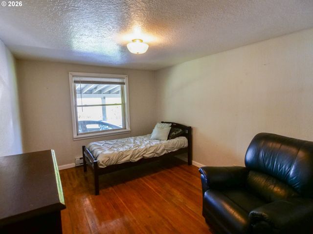 16421 Se WEBSTER Rd, Milwaukie, OR 97267