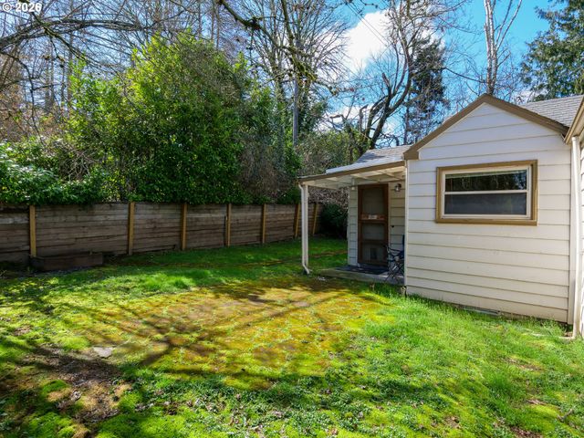 16421 Se WEBSTER Rd, Milwaukie, OR 97267