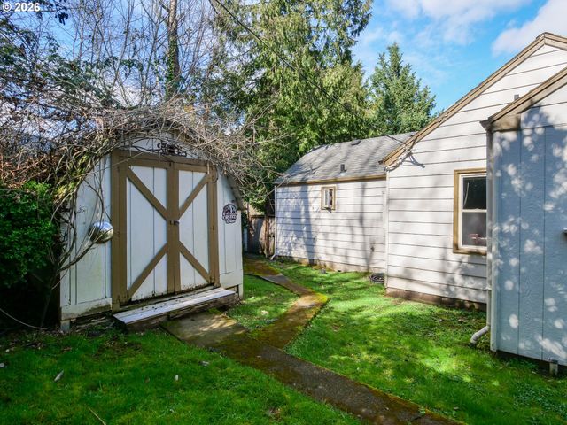 16421 Se WEBSTER Rd, Milwaukie, OR 97267