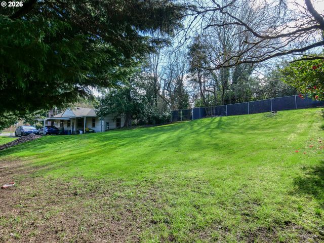 16421 Se WEBSTER Rd, Milwaukie, OR 97267