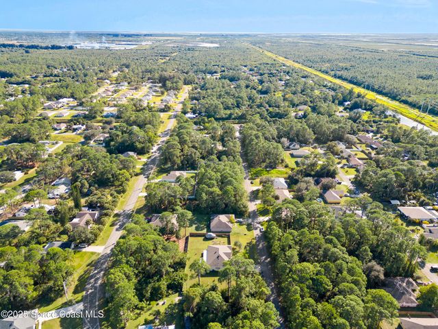 541 Darien Avenue SW, Palm Bay, FL 32908