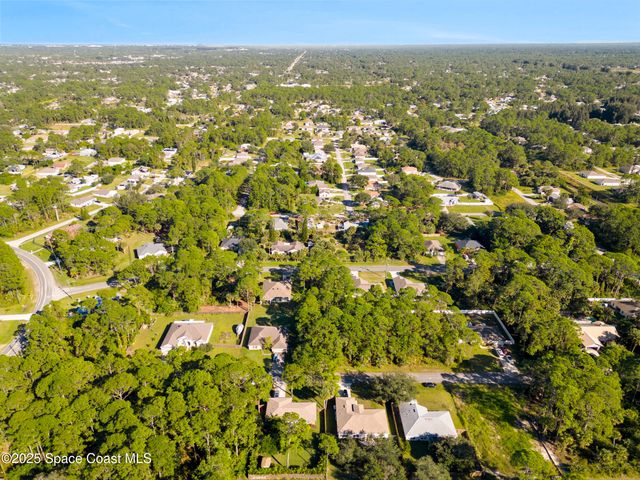 541 Darien Avenue SW, Palm Bay, FL 32908