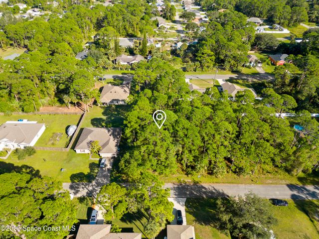 541 Darien Avenue SW, Palm Bay, FL 32908