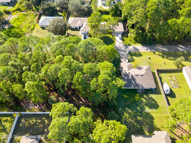 541 Darien Avenue SW, Palm Bay, FL 32908