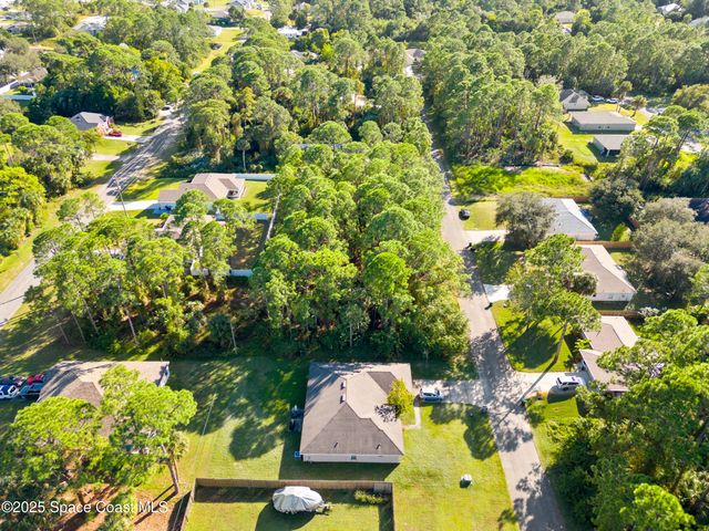 541 Darien Avenue SW, Palm Bay, FL 32908