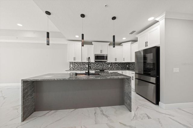 211 DOLPHIN POINT 201, Clearwater, FL 33767