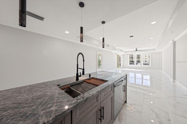 211 DOLPHIN POINT 201, Clearwater, FL 33767