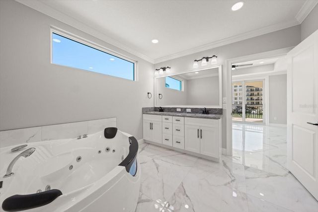 211 DOLPHIN POINT 201, Clearwater, FL 33767