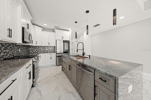 211 DOLPHIN POINT 201, Clearwater, FL 33767