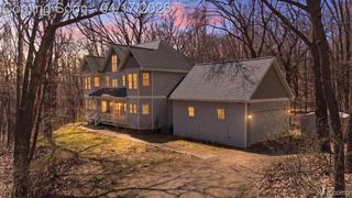 2222 S Hickory Ridge Trail, Milford, MI 48380