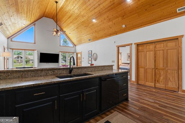 315 Cartecay River Run, Ellijay, GA 30536