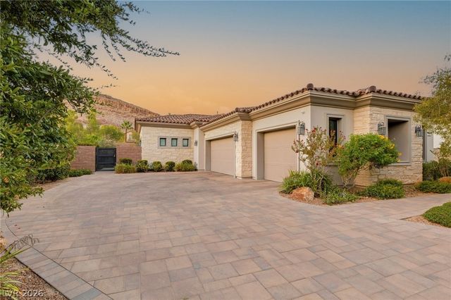 22 Greenside Drive, Las Vegas, NV 89141