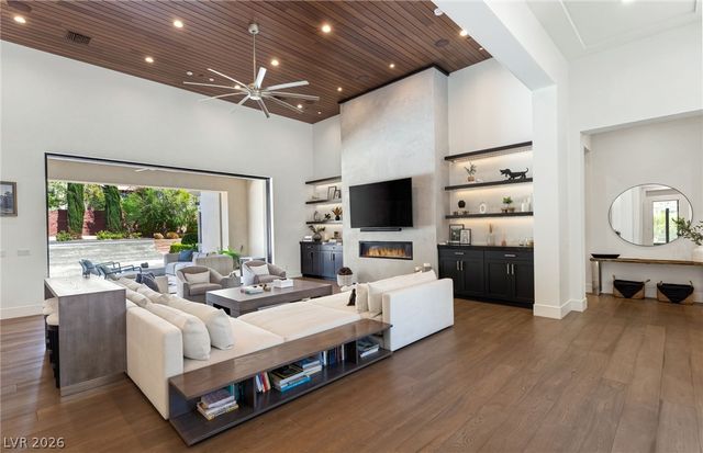 22 Greenside Drive, Las Vegas, NV 89141