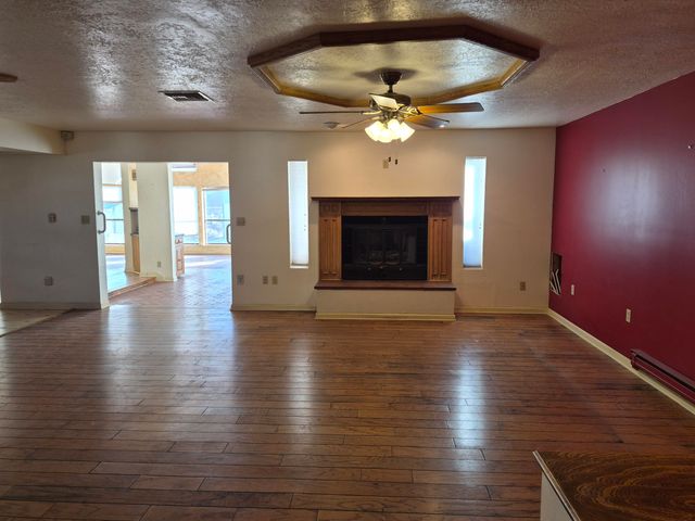3002 Gay Circle SE, Rio Rancho, NM 87124