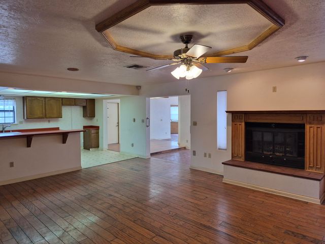 3002 Gay Circle SE, Rio Rancho, NM 87124
