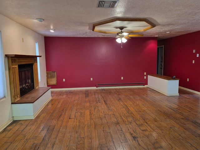 3002 Gay Circle SE, Rio Rancho, NM 87124