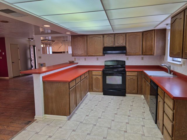 3002 Gay Circle SE, Rio Rancho, NM 87124