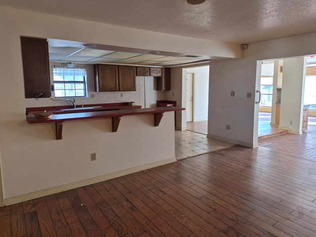 3002 Gay Circle SE, Rio Rancho, NM 87124