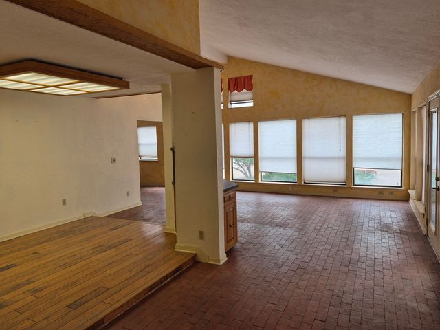 3002 Gay Circle SE, Rio Rancho, NM 87124