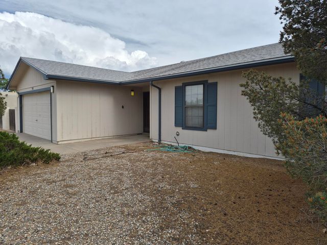 3002 Gay Circle SE, Rio Rancho, NM 87124