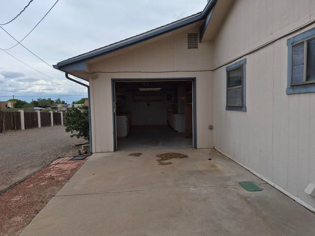 3002 Gay Circle SE, Rio Rancho, NM 87124